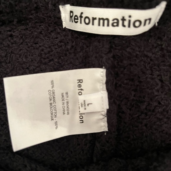 Reformation Monte two piece set. - Picture 3 of 4